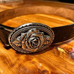 Justin Women’s Leather Belt Size 34 NWT